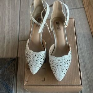 Women’s dressy shoes